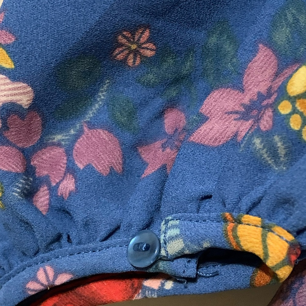 DALIA Floral Top size Medium - Picture 10 of 13